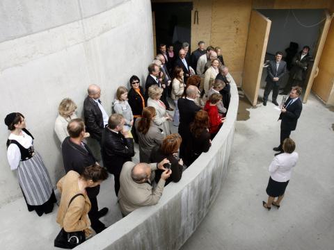 Hornsteinn lagður að Háskólatorgi árið 2007