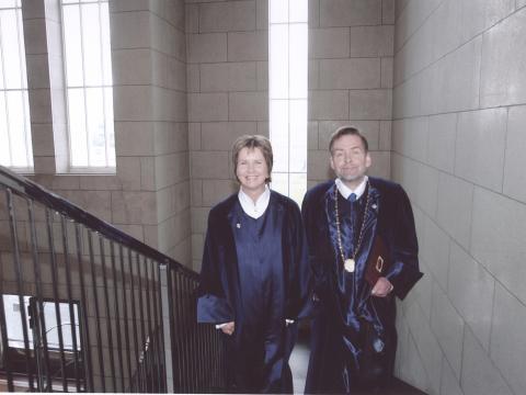 Kristín Ingólfsdóttir verðandi rektor og Páll Skúlason fráfarandi rektor árið 2005.