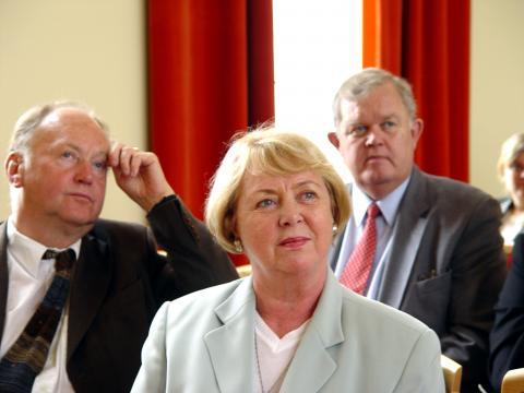 Frá opnunarráðstefnu Rannsóknaseturs um smáríki í Hátíðasal þann 3. júlí 2003. VIgdís Finnbogadóttir