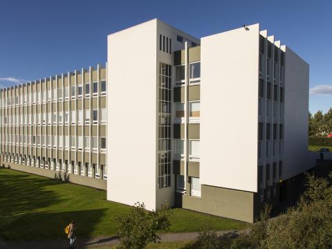 Árnagarður hefur í hálfa öld verið höfuðvígi íslenskra fræða og varðveislustaður íslensku miðaldahandritanna.